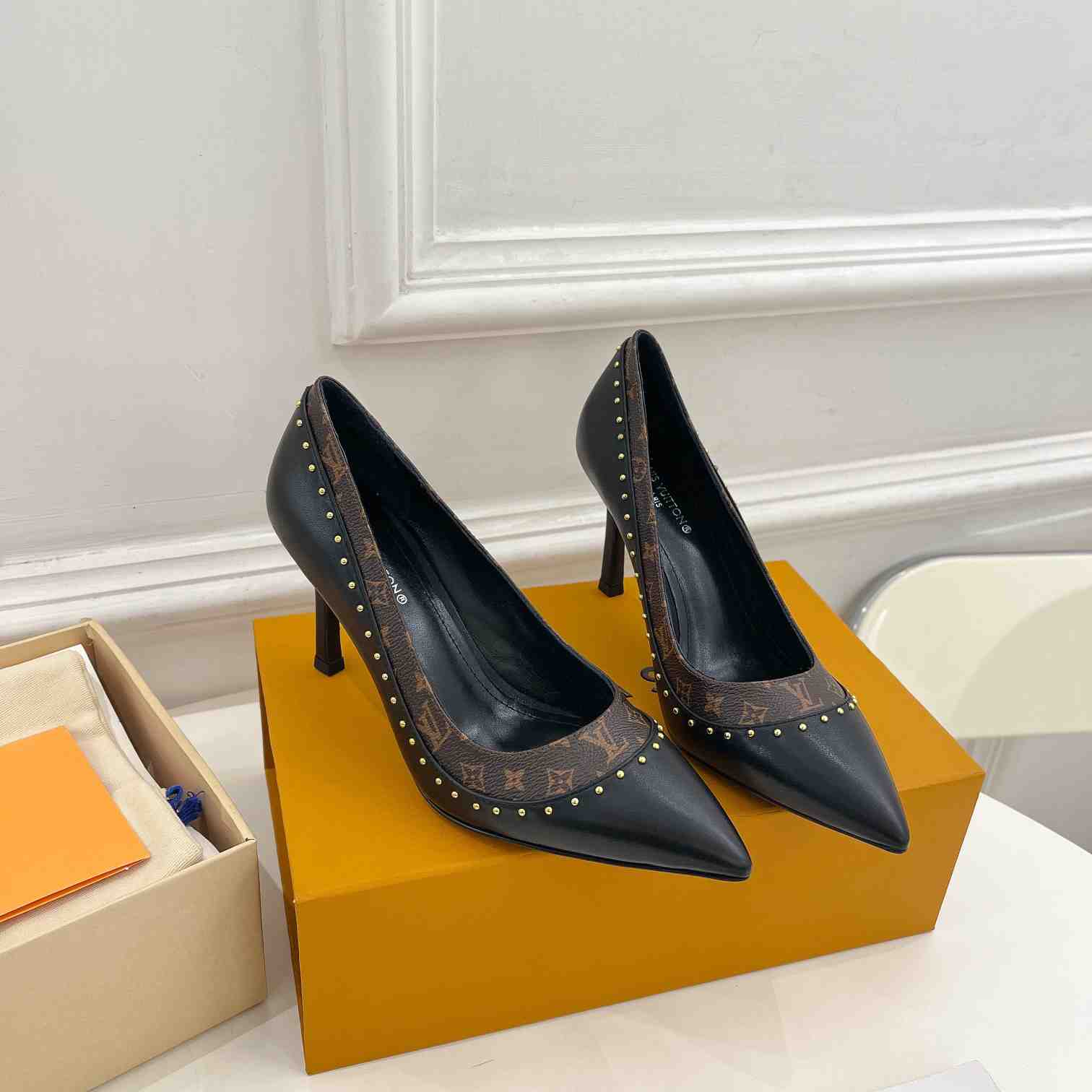 Louis Vuitton Signature Pump - EUR FASHION