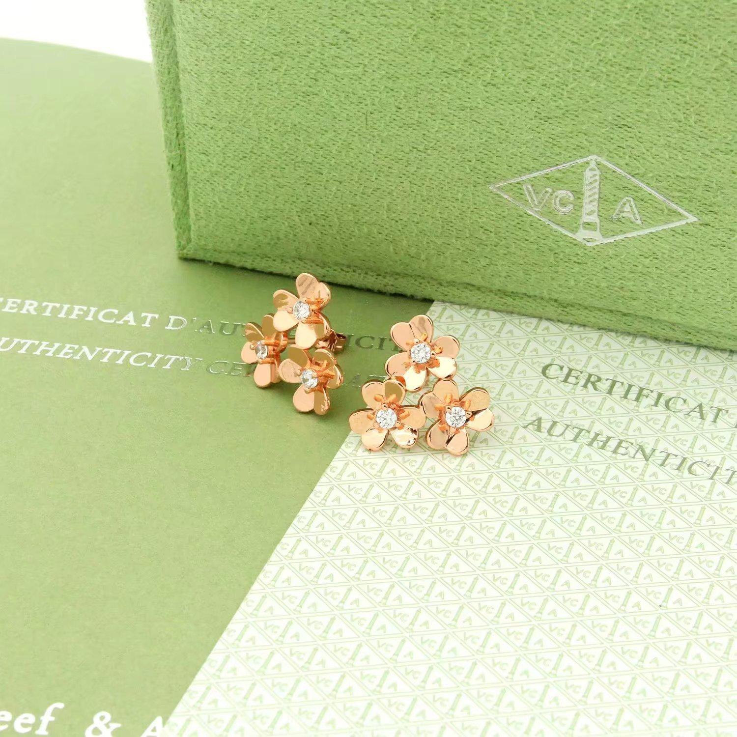 Van Cleef & Arpels Earrings - EUR FASHION