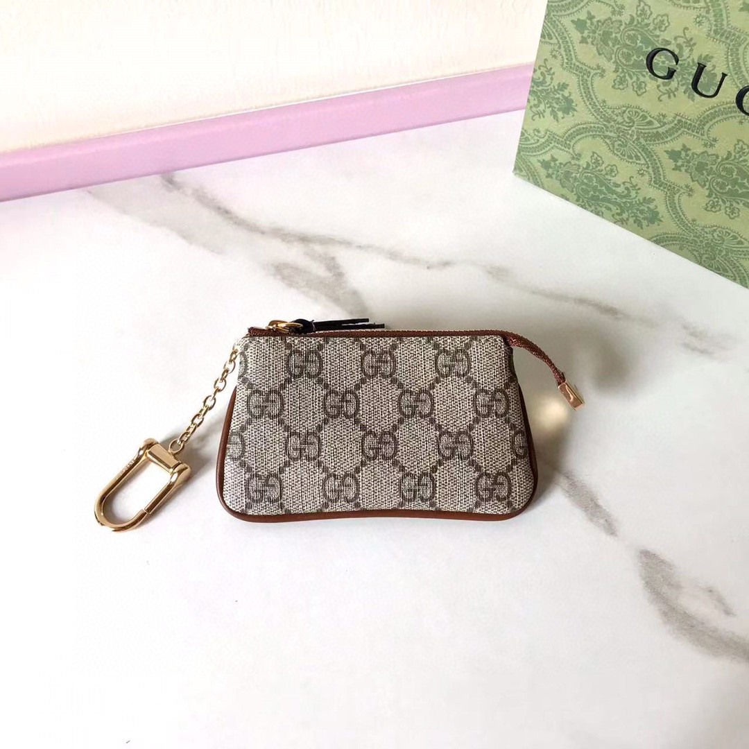 Gucci GG Supreme Key Pouch - EUR FASHION