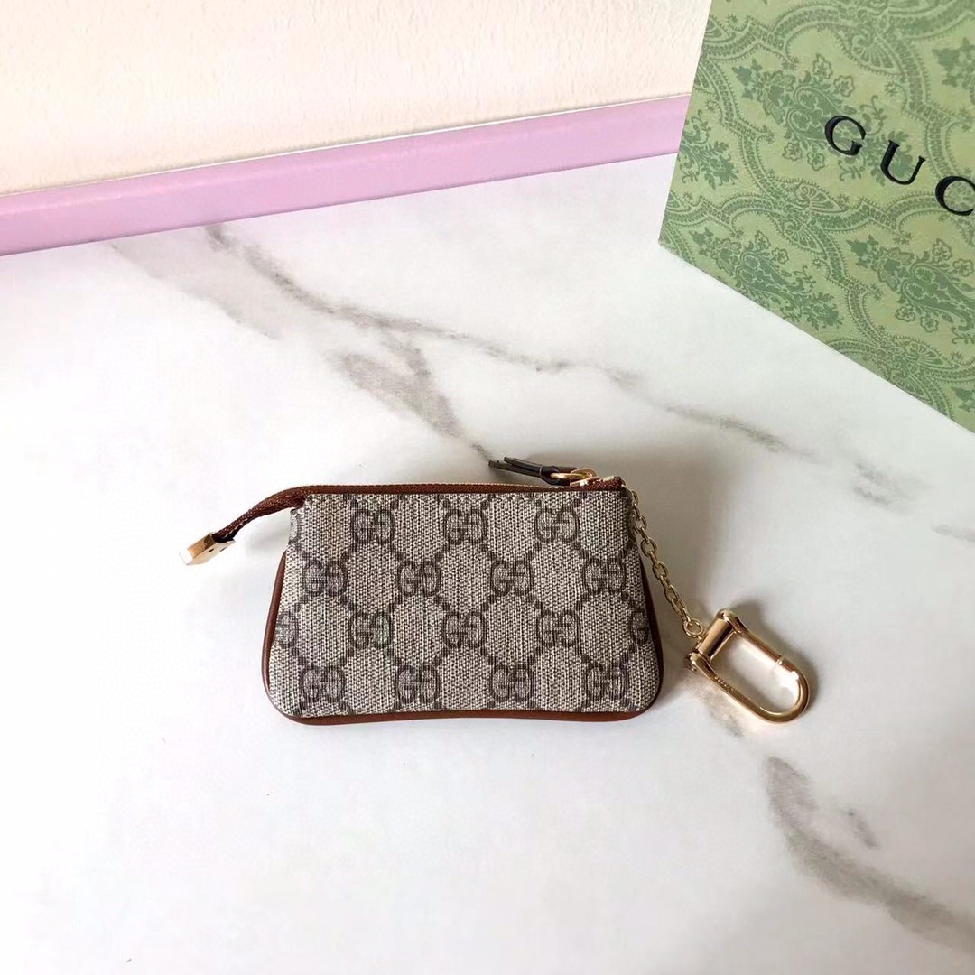 Gucci GG Supreme Key Pouch - EUR FASHION