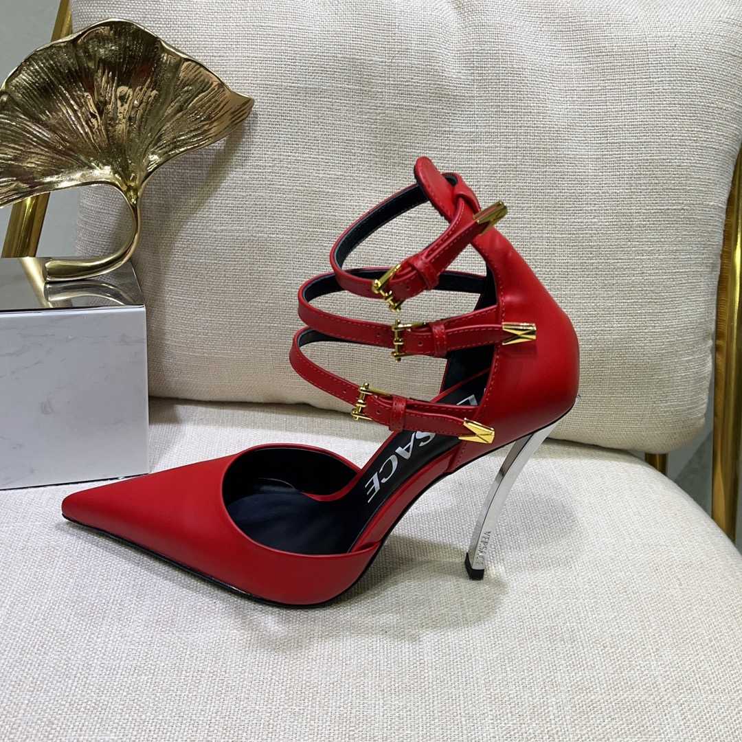 Versace Pin-Point Pumps - EUR FASHION