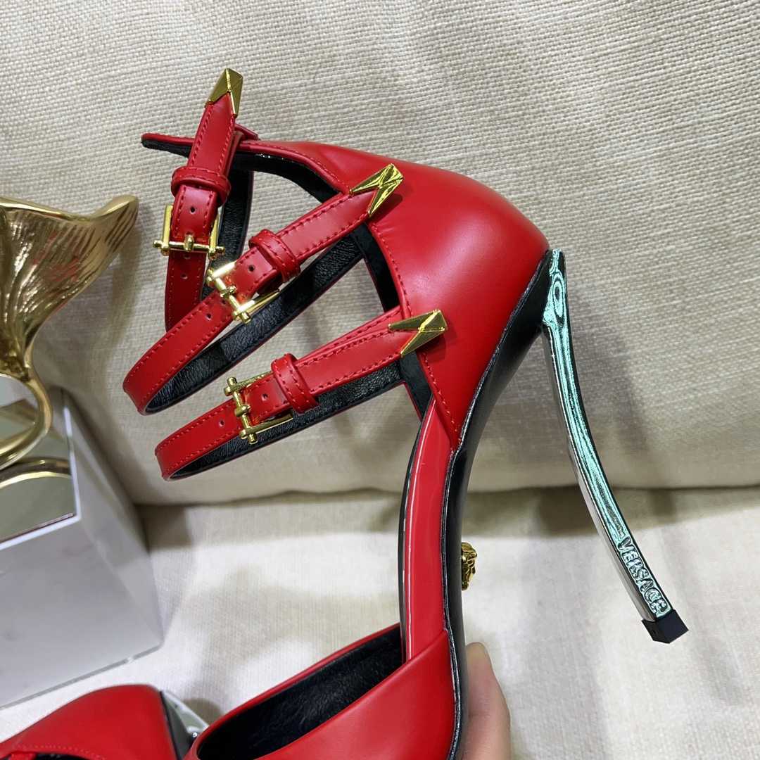 Versace Pin-Point Pumps - EUR FASHION