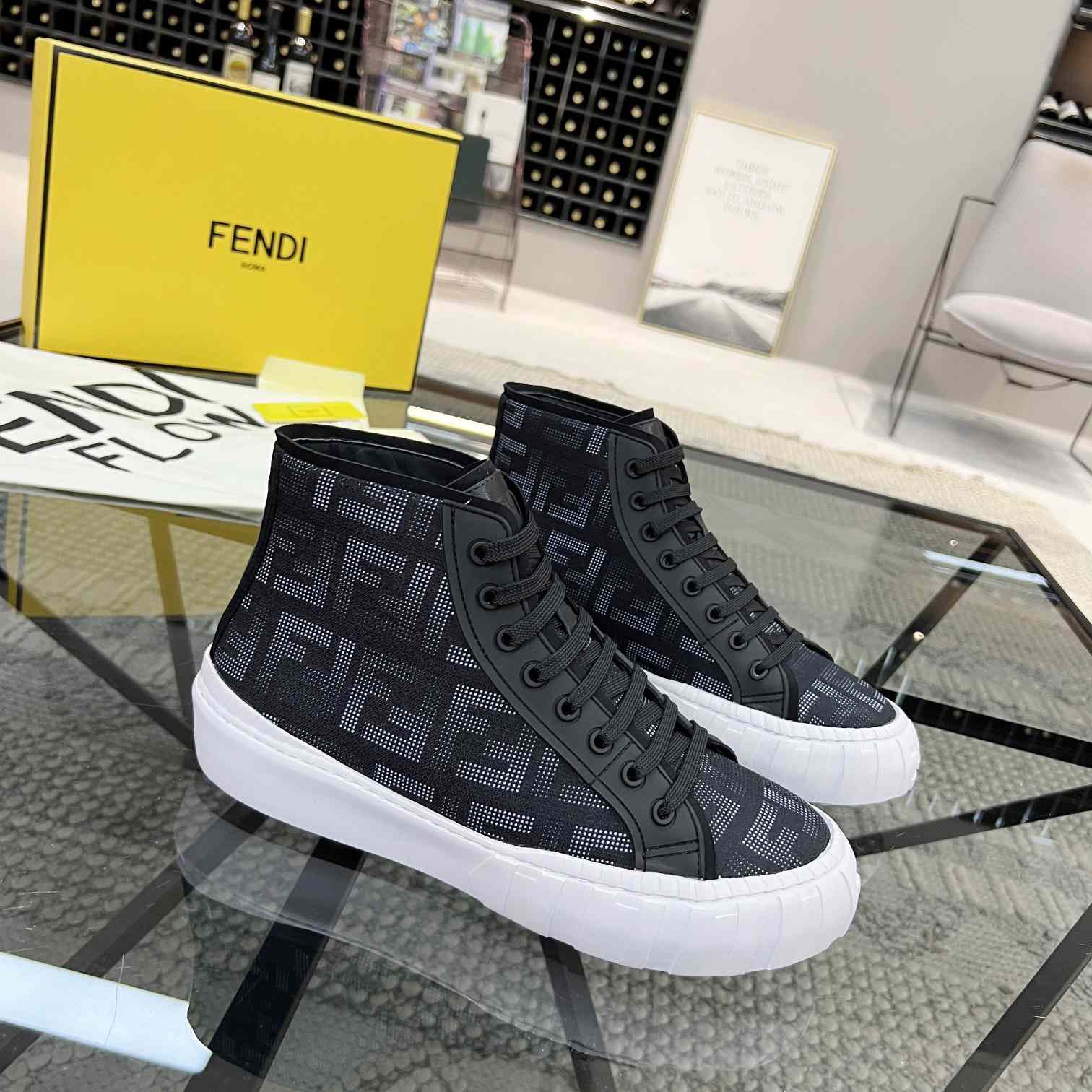 Fendi Logo Sneaker - EUR FASHION