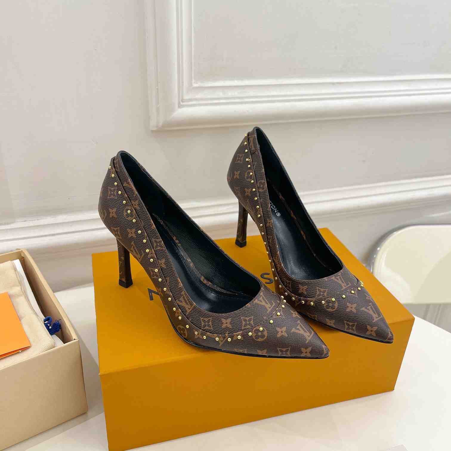 Louis Vuitton Signature Pump - EUR FASHION