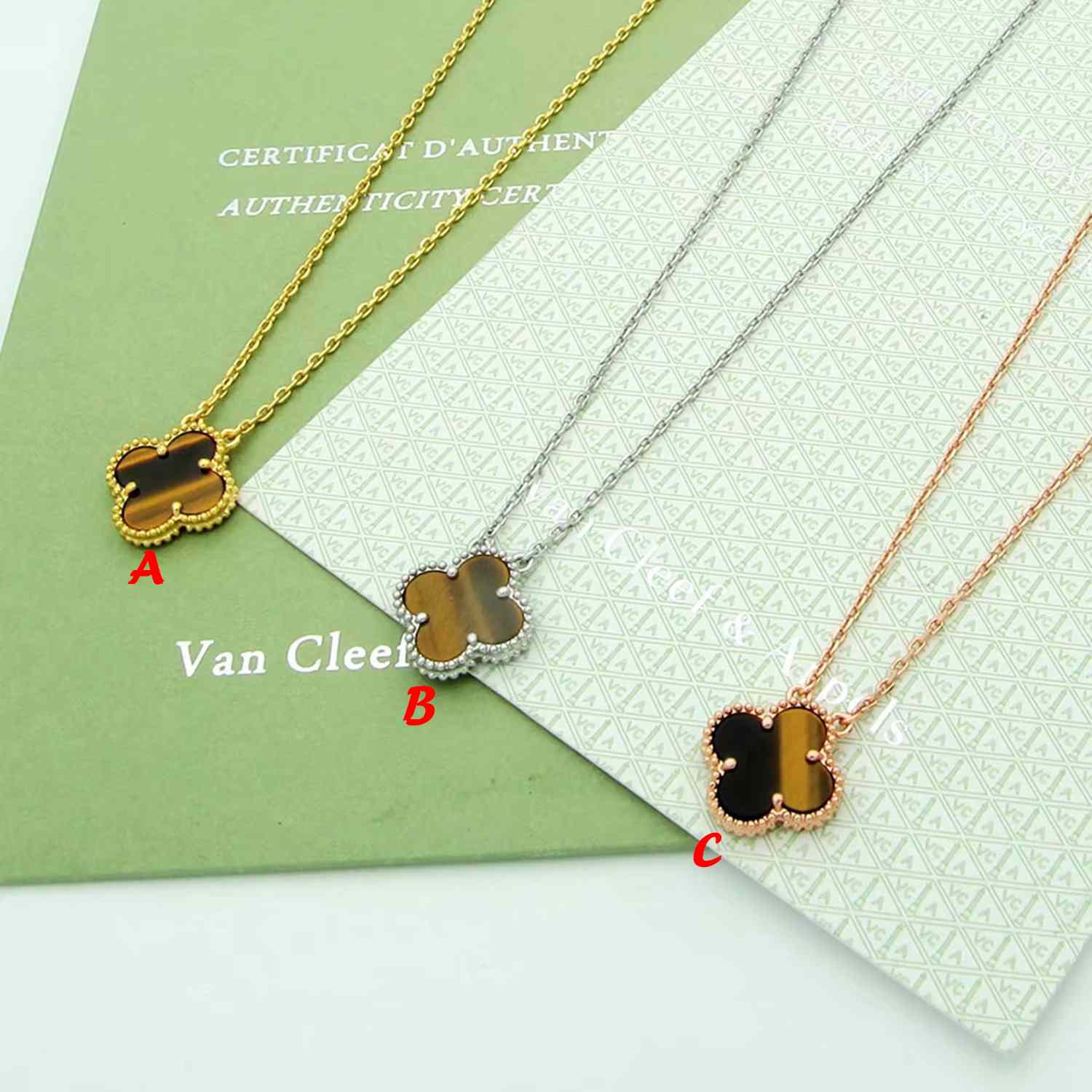 Van Cleef & Arpels Necklace - EUR FASHION