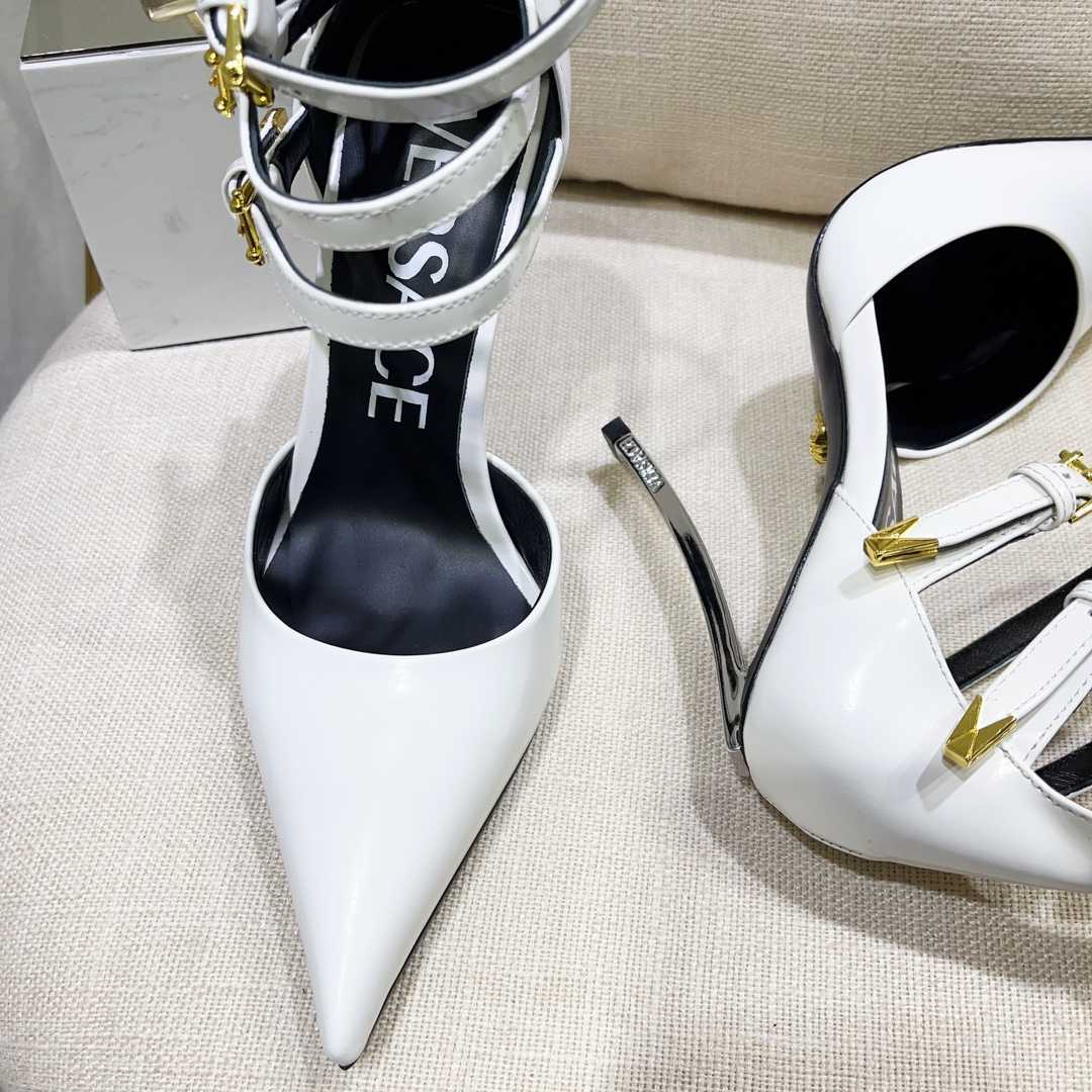 Versace Pin-Point Pumps - EUR FASHION