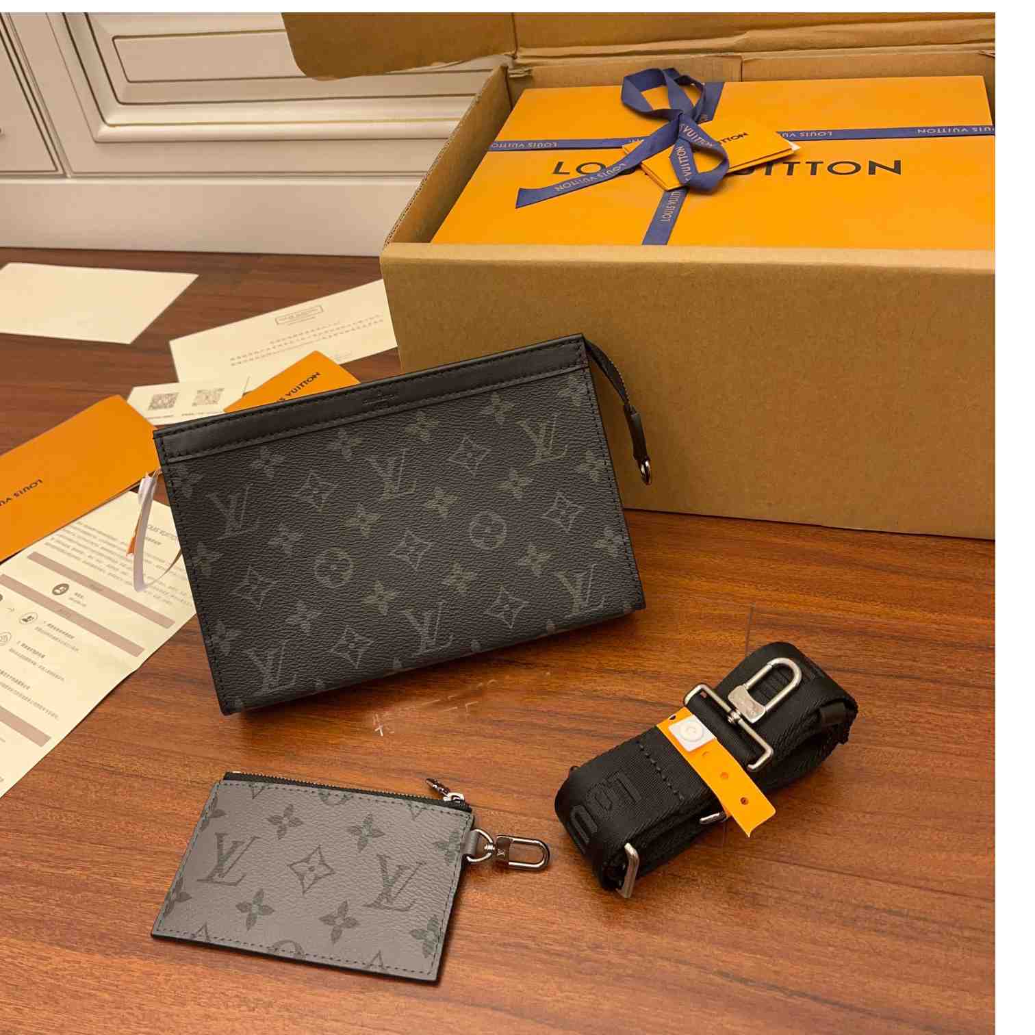 Louis Vuitton Gaston Wearable Wallet(22x14.5x4.5CM)   M81124 - EUR FASHION