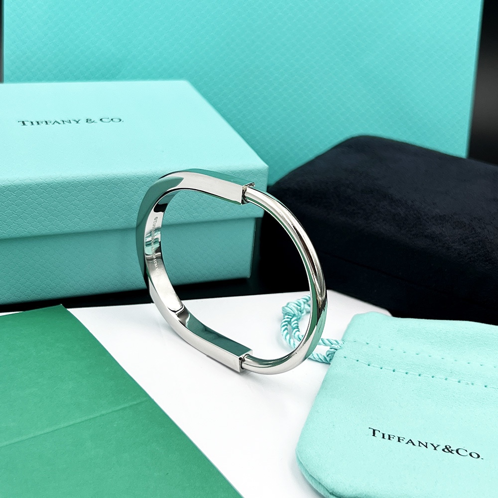 Tiffany&CO Lock Bangle In White Gold - EUR FASHION