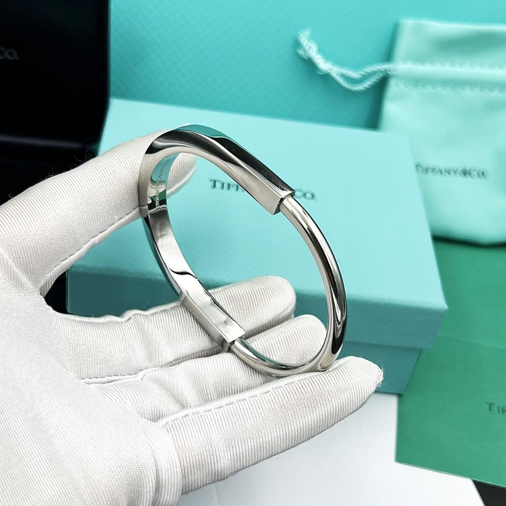 Tiffany&CO Lock Bangle In White Gold - EUR FASHION