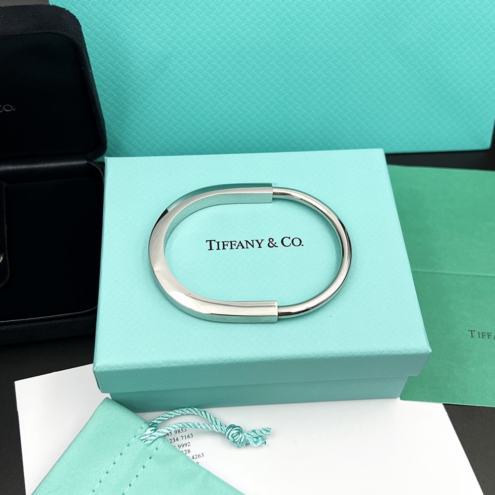 Tiffany&CO Lock Bangle In White Gold - EUR FASHION