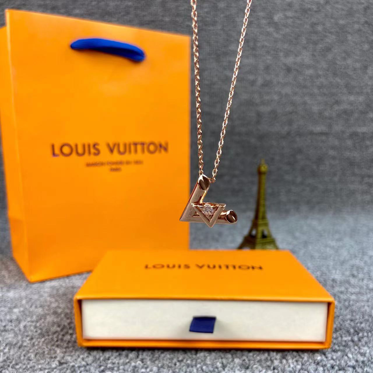 Louis Vuitton LV Volt One Small Pendant, Pink Gold And Diamond     Q93813 - EUR FASHION