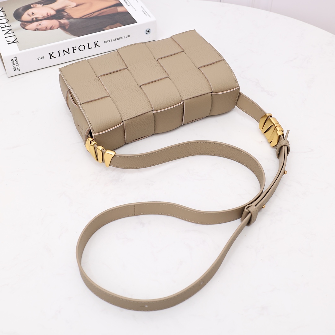 Bottega Veneta Cassette - EUR FASHION