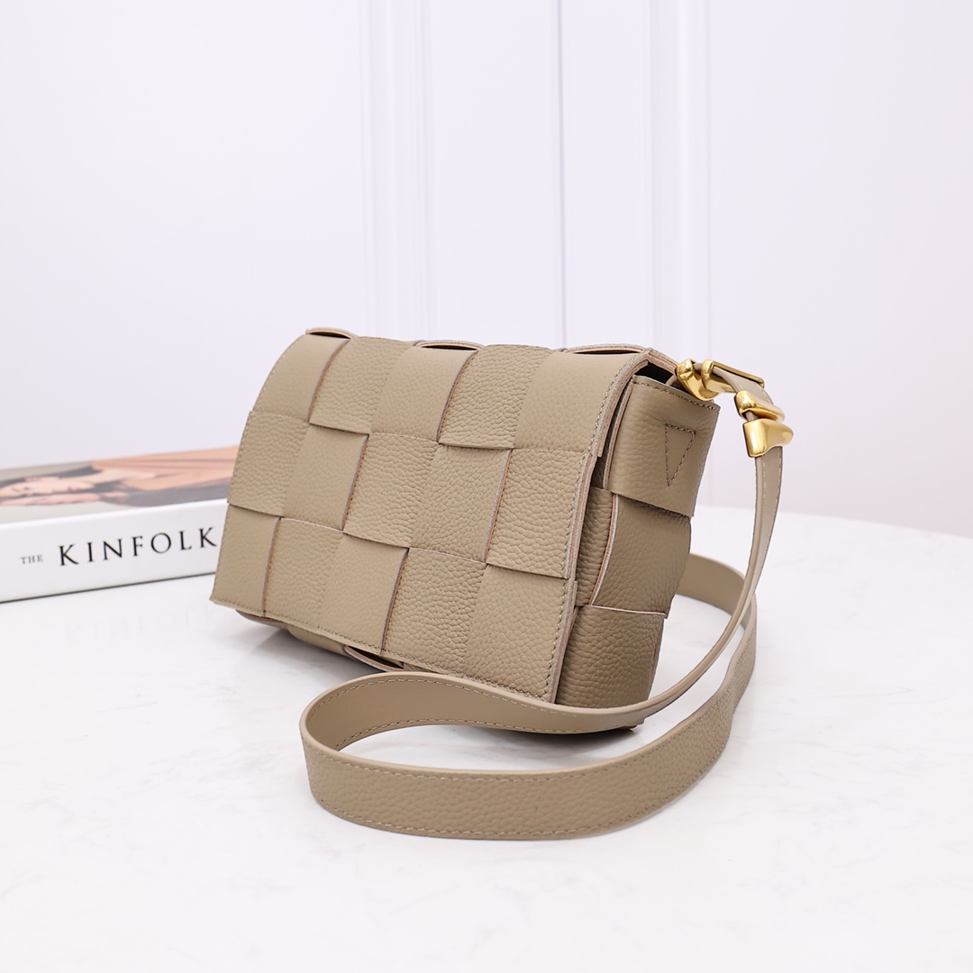 Bottega Veneta Cassette - EUR FASHION