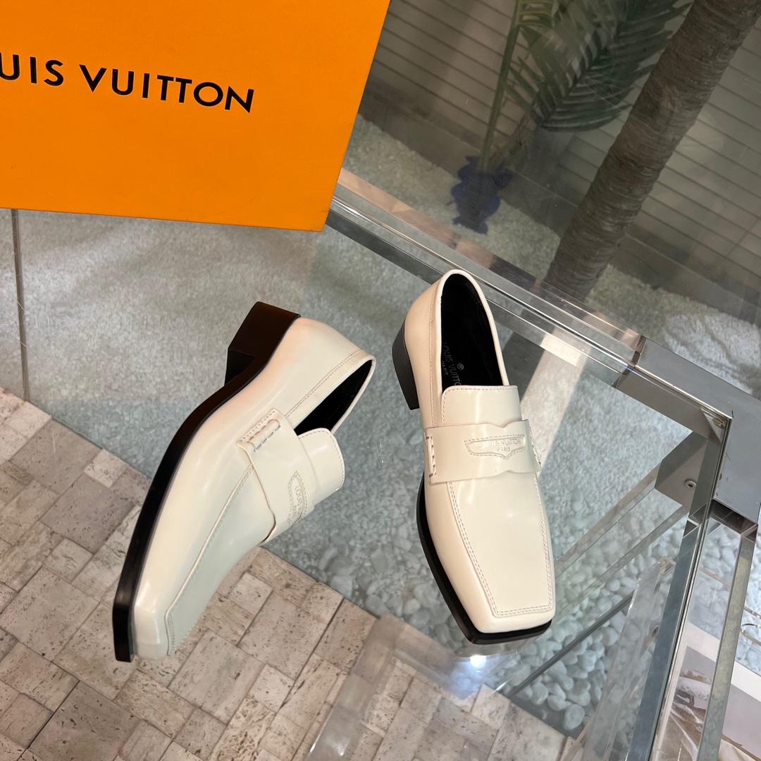 Louis Vuitton Connelly Flat Loafer       - EUR FASHION