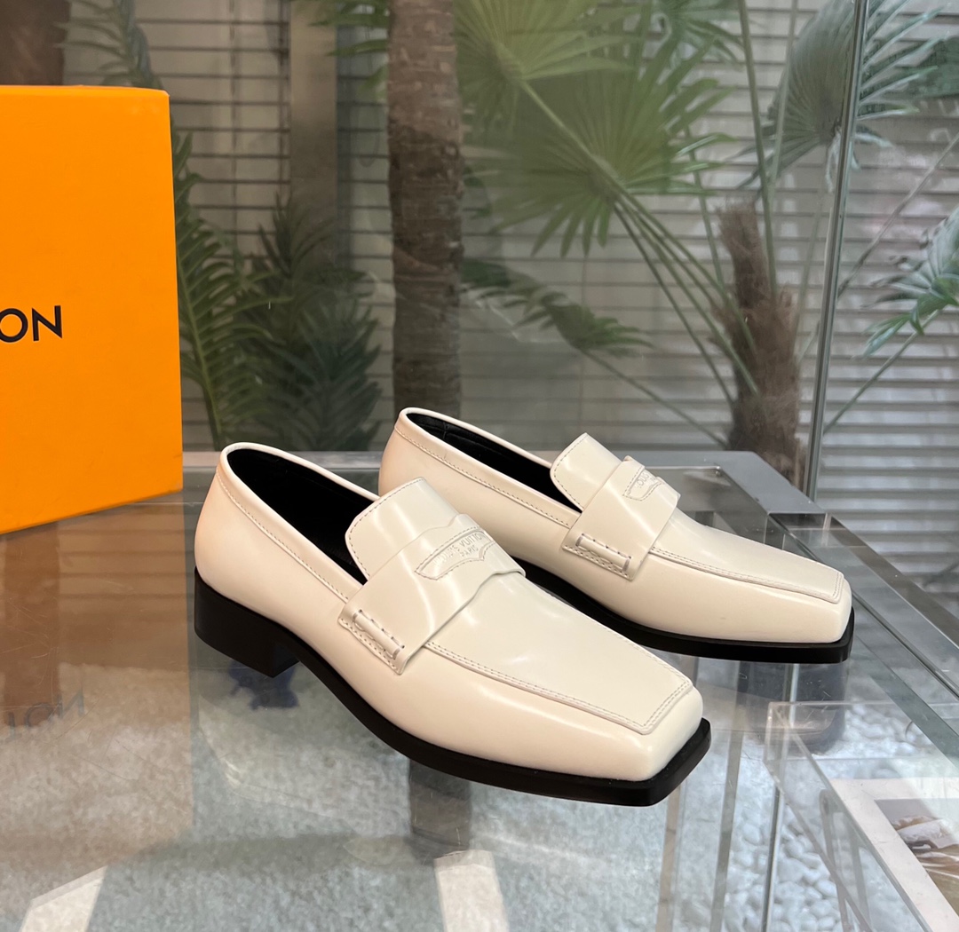 Louis Vuitton Connelly Flat Loafer       - EUR FASHION