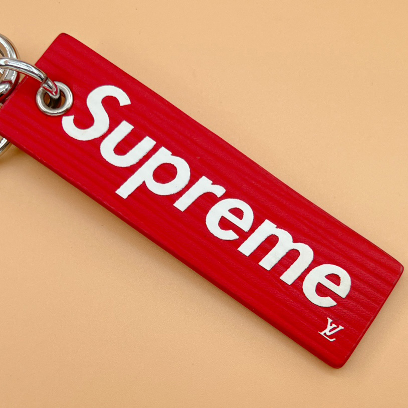 Louis Vuitton x Supreme Epi Keychain     M68292  - EUR FASHION