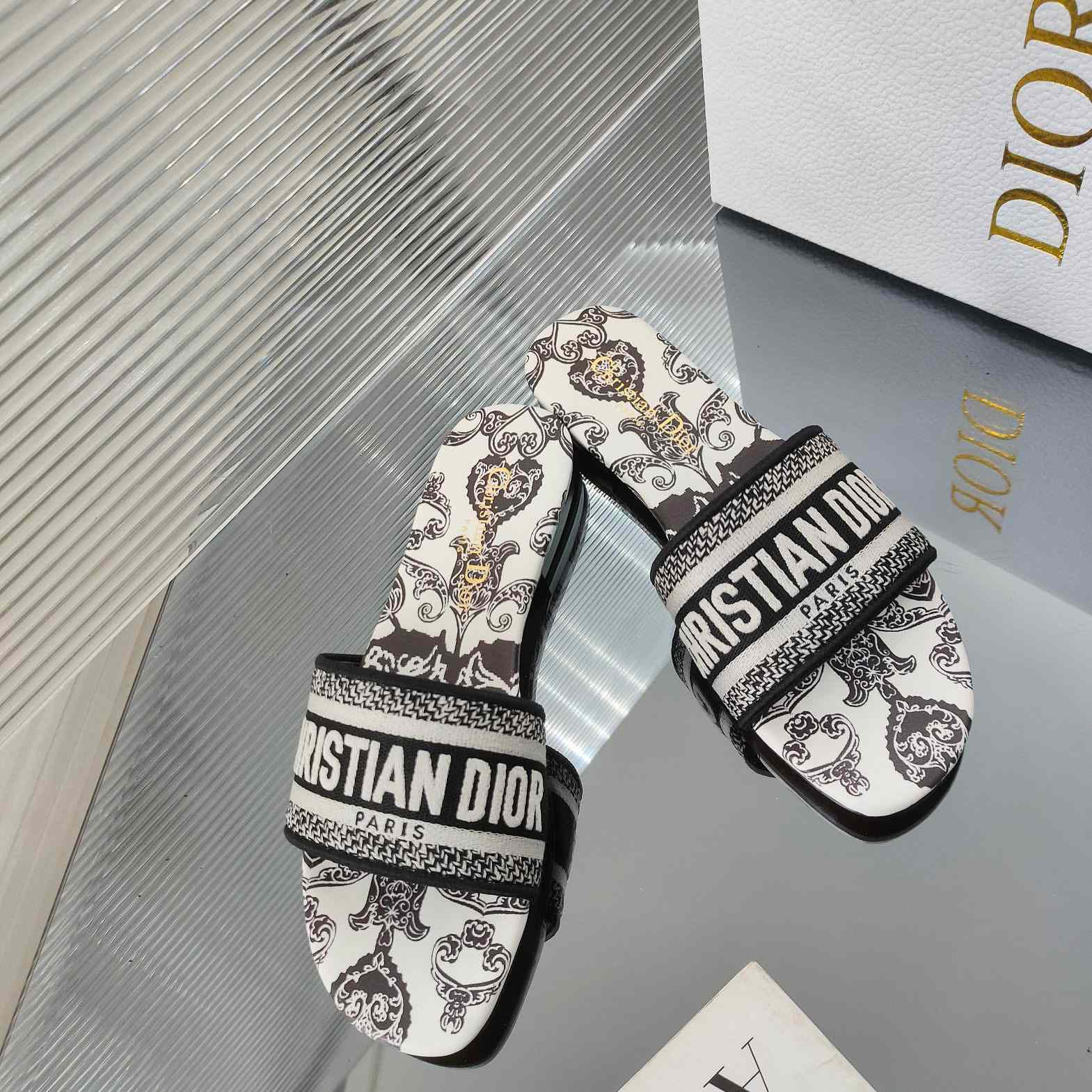 Dior Dway Slide  - EUR FASHION