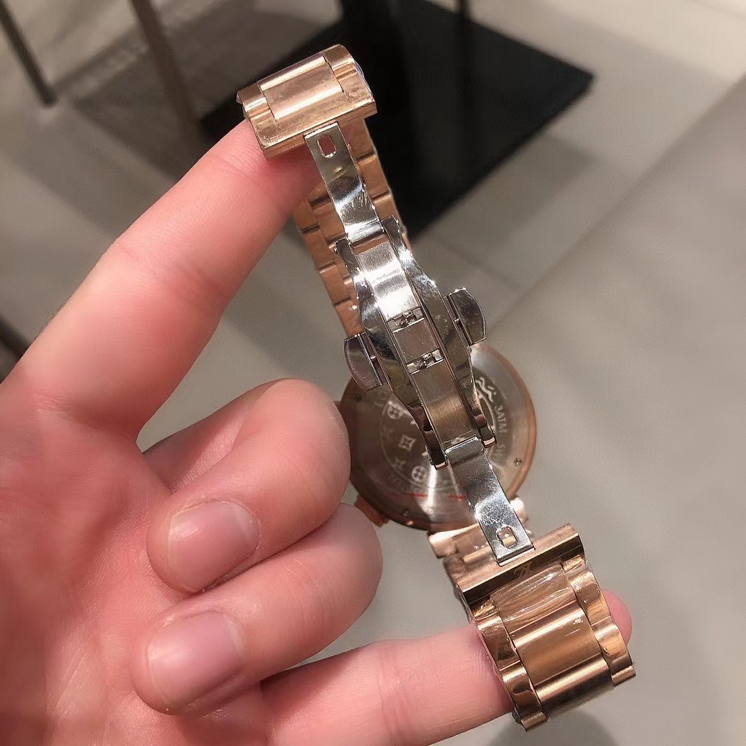 Louis Vuitton Watch - EUR FASHION