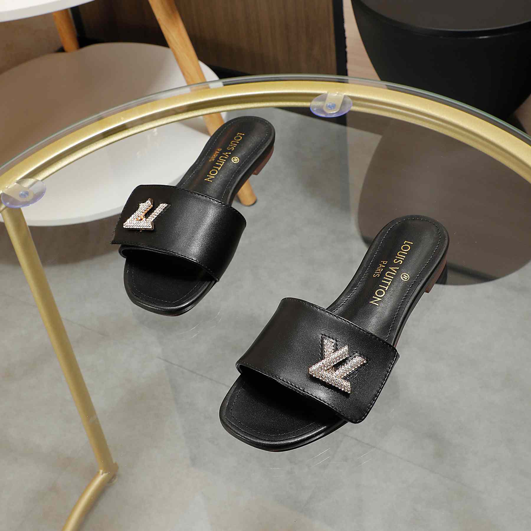 Louis Vuitton Shake Flat Mule       - EUR FASHION