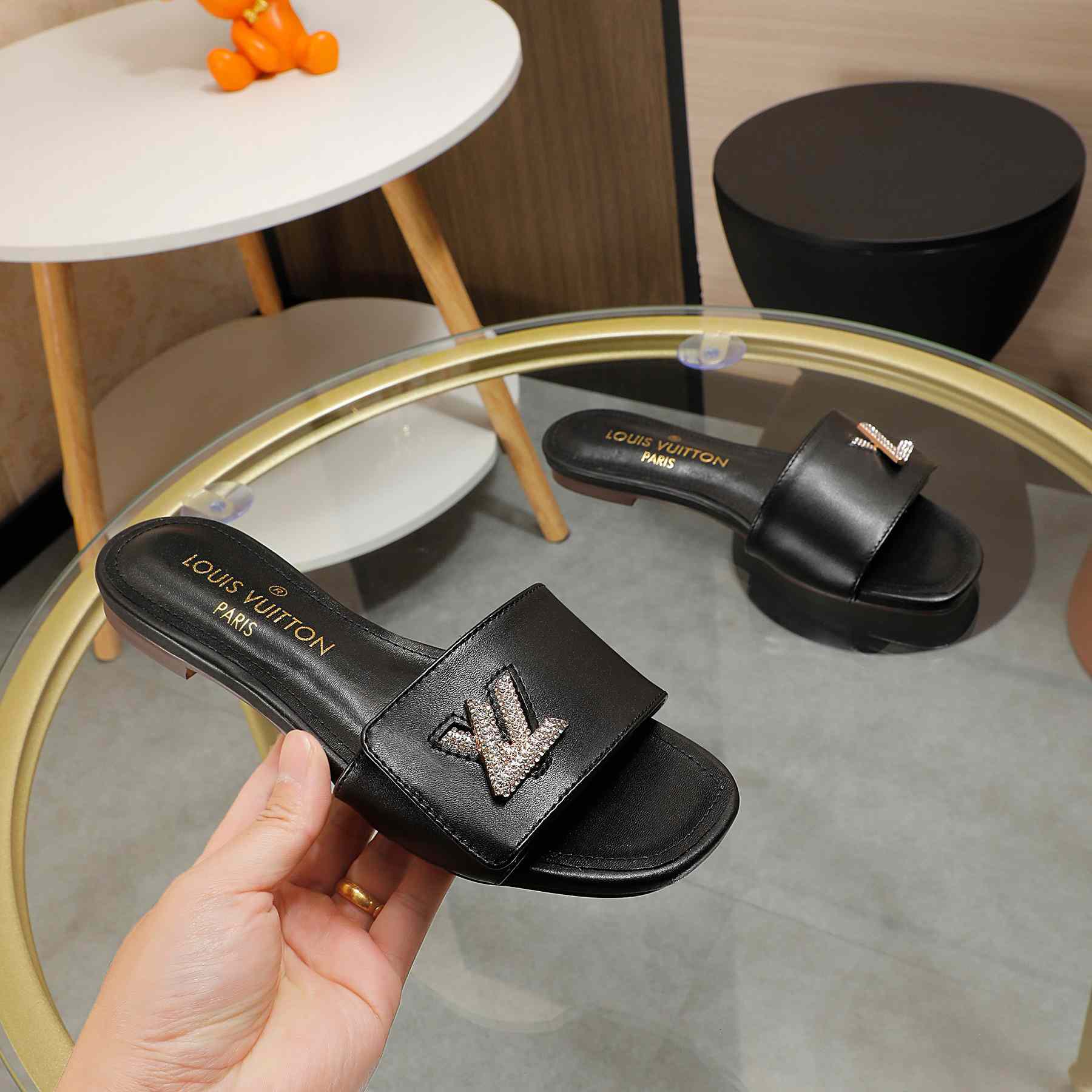 Louis Vuitton Shake Flat Mule       - EUR FASHION