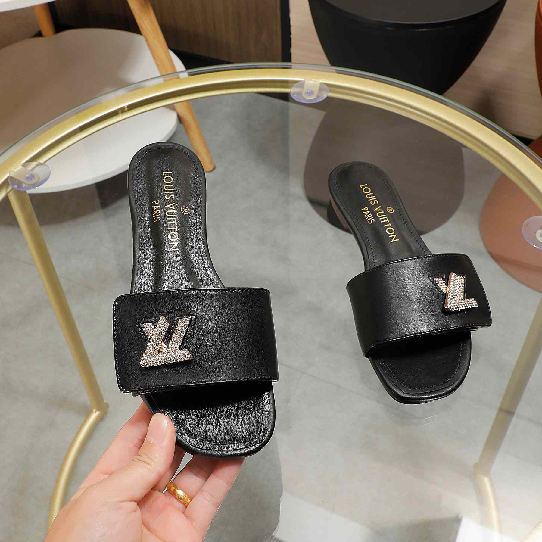 Louis Vuitton Shake Flat Mule       - EUR FASHION