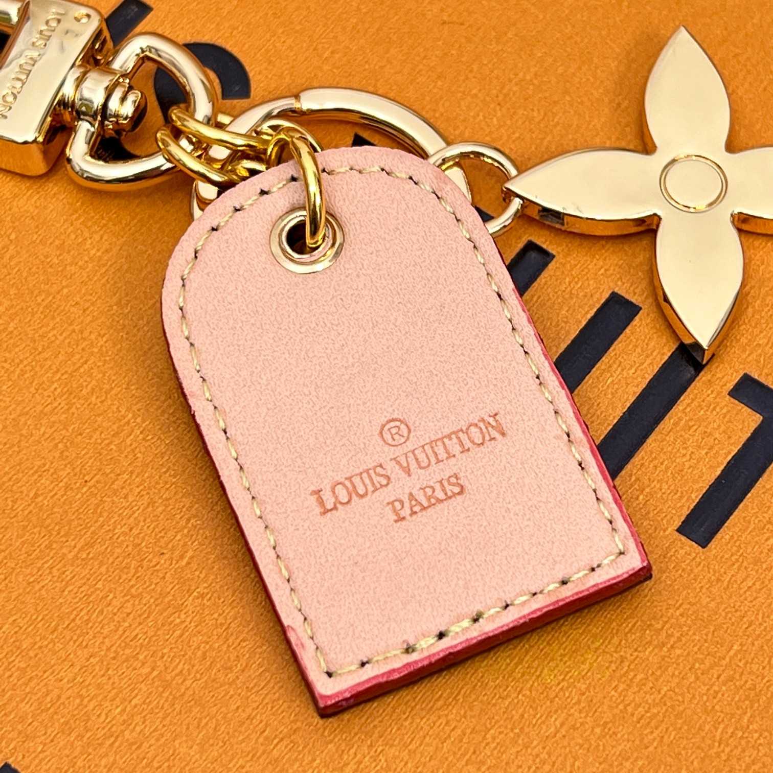 Louis Vuitton LV For You And Me Bag Charm & Key Holder   M00833 - EUR FASHION