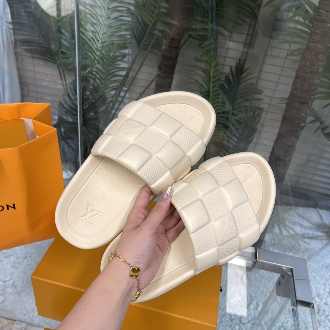 Louis Vuitton Waterfront Mules   1AAR9U - EUR FASHION