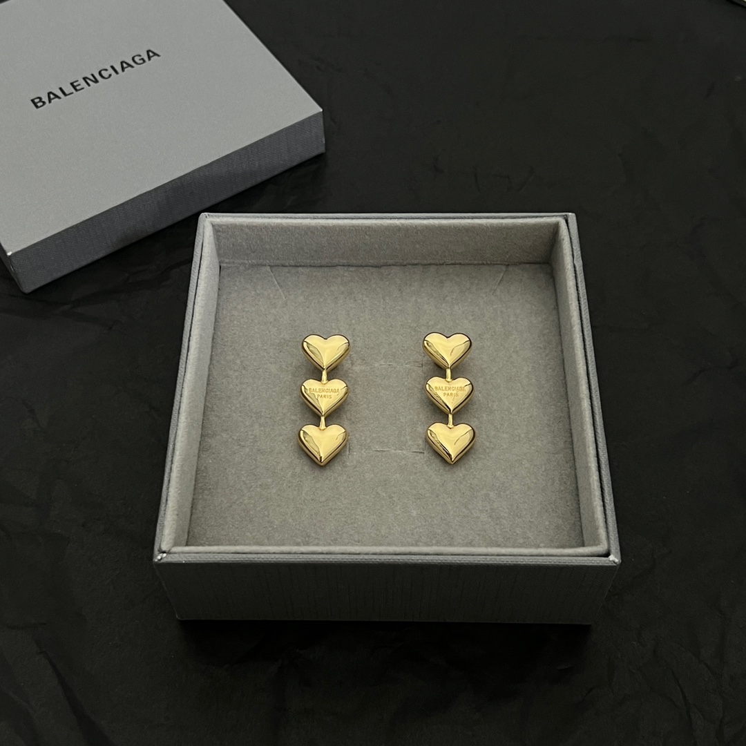 Balenciaga Women's Heart Earrings In Gold - EUR FASHION