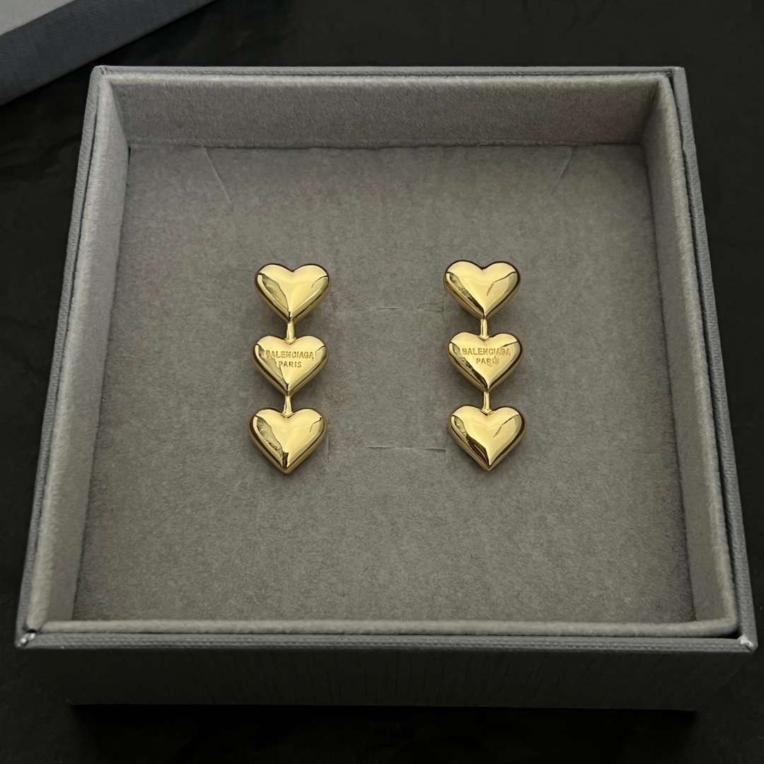 Balenciaga Women's Heart Earrings In Gold - EUR FASHION