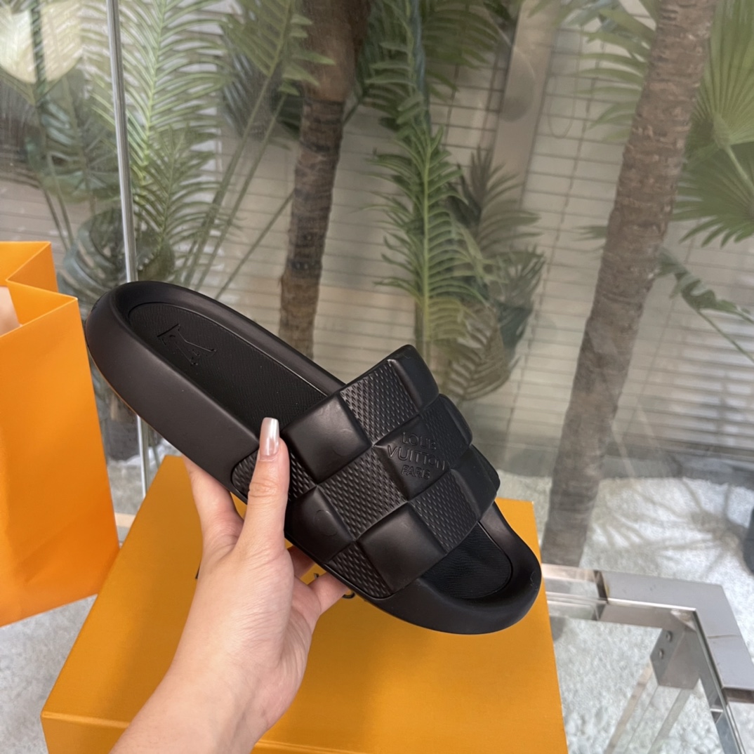 Louis Vuitton Waterfront Mules   1AAR8W - EUR FASHION