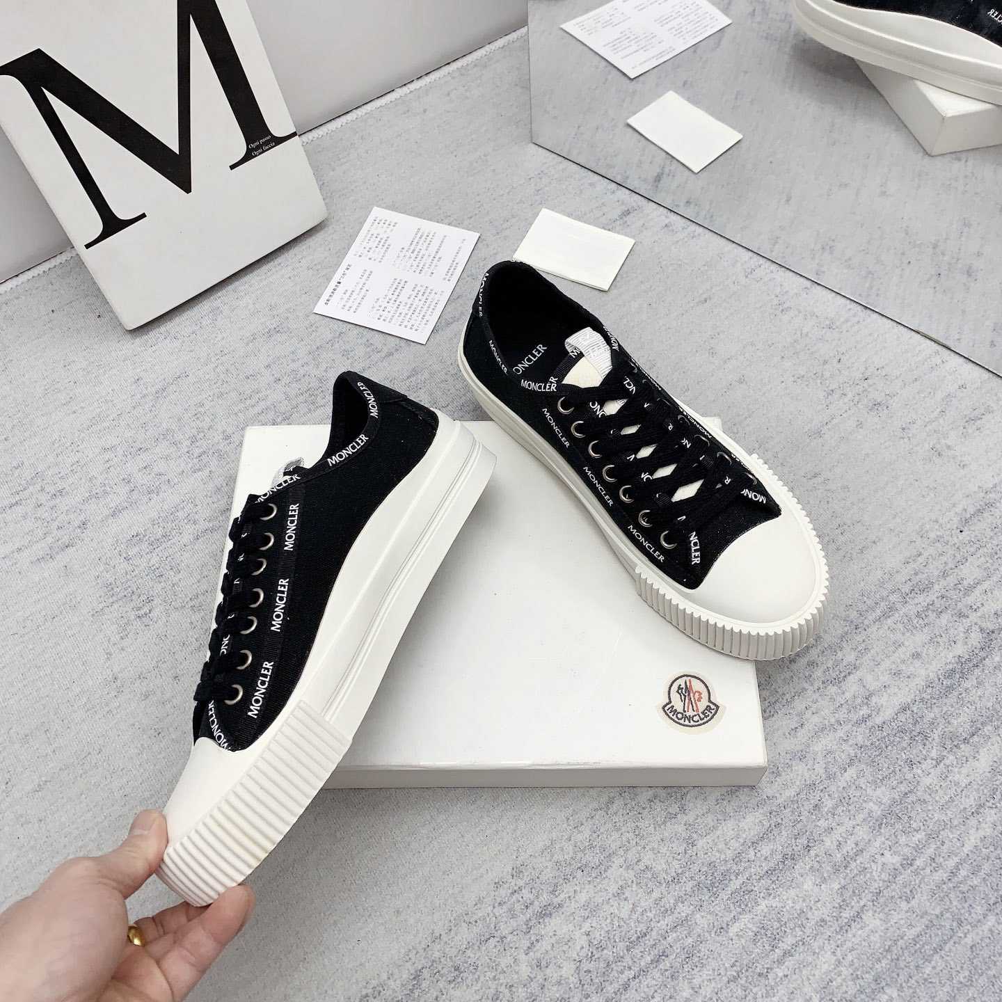 Moncler Glissiere Low-Top Sneakers - EUR FASHION