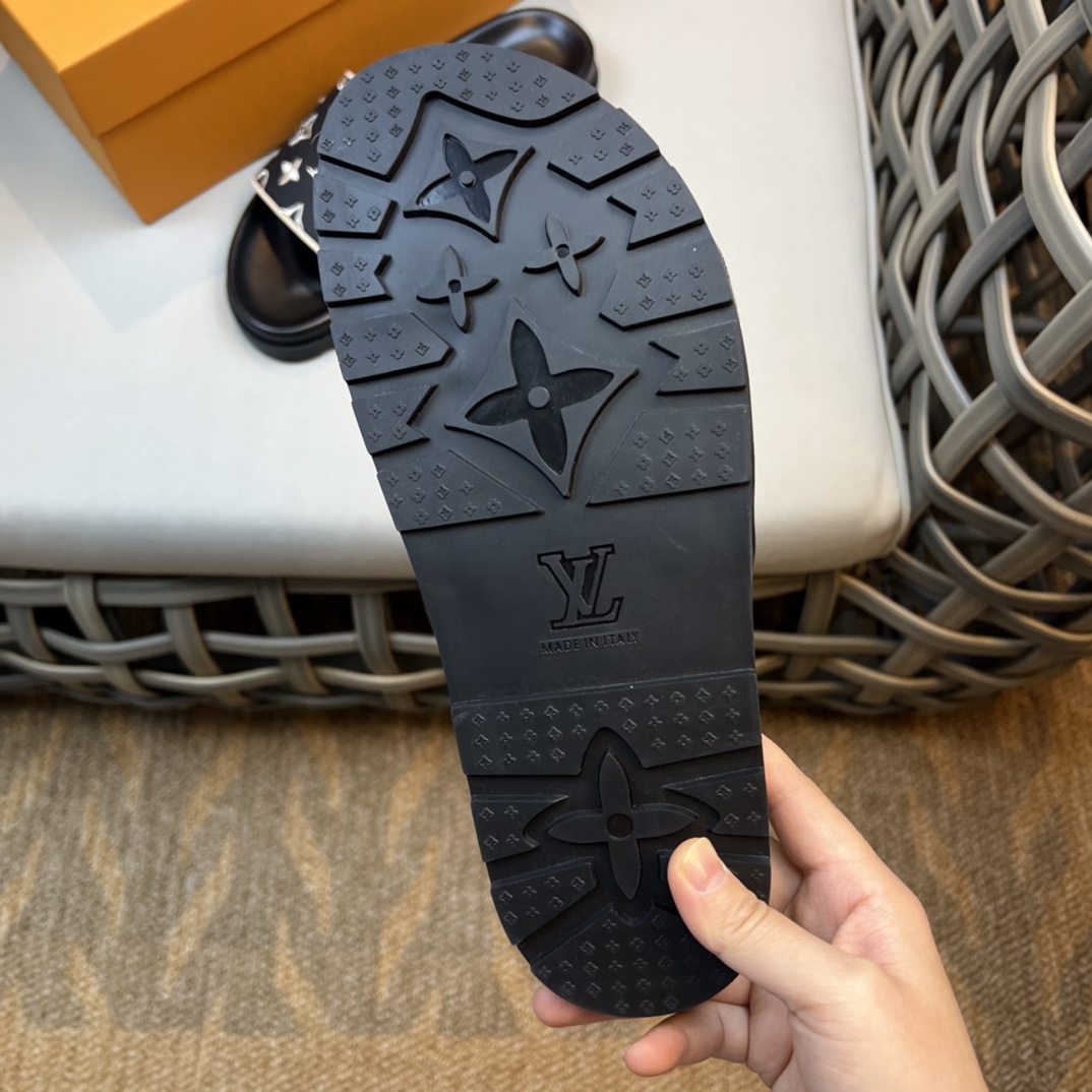 Louis Vuitton Monogram Sandals - EUR FASHION