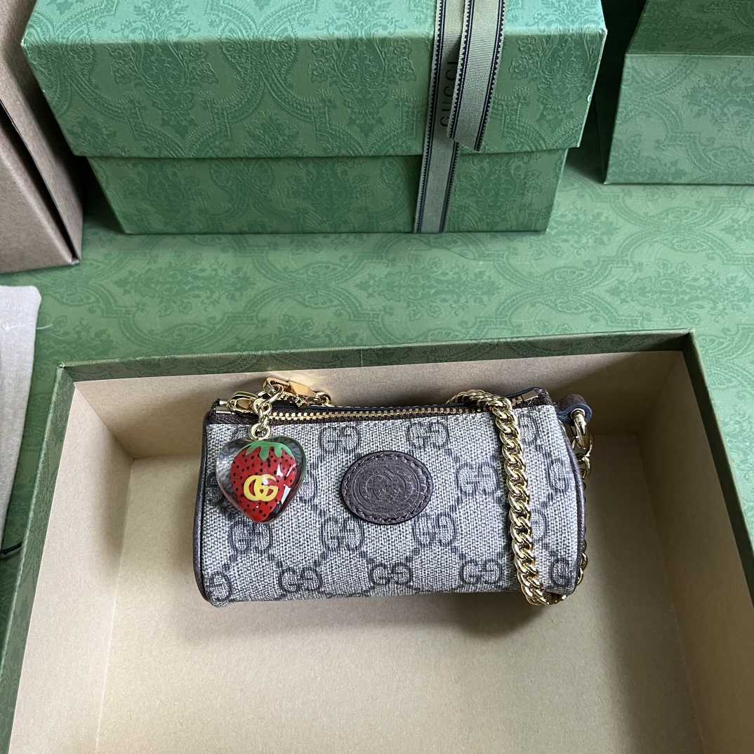 Gucci Coin Purse With Double G Strawberry  - EUR FASHION