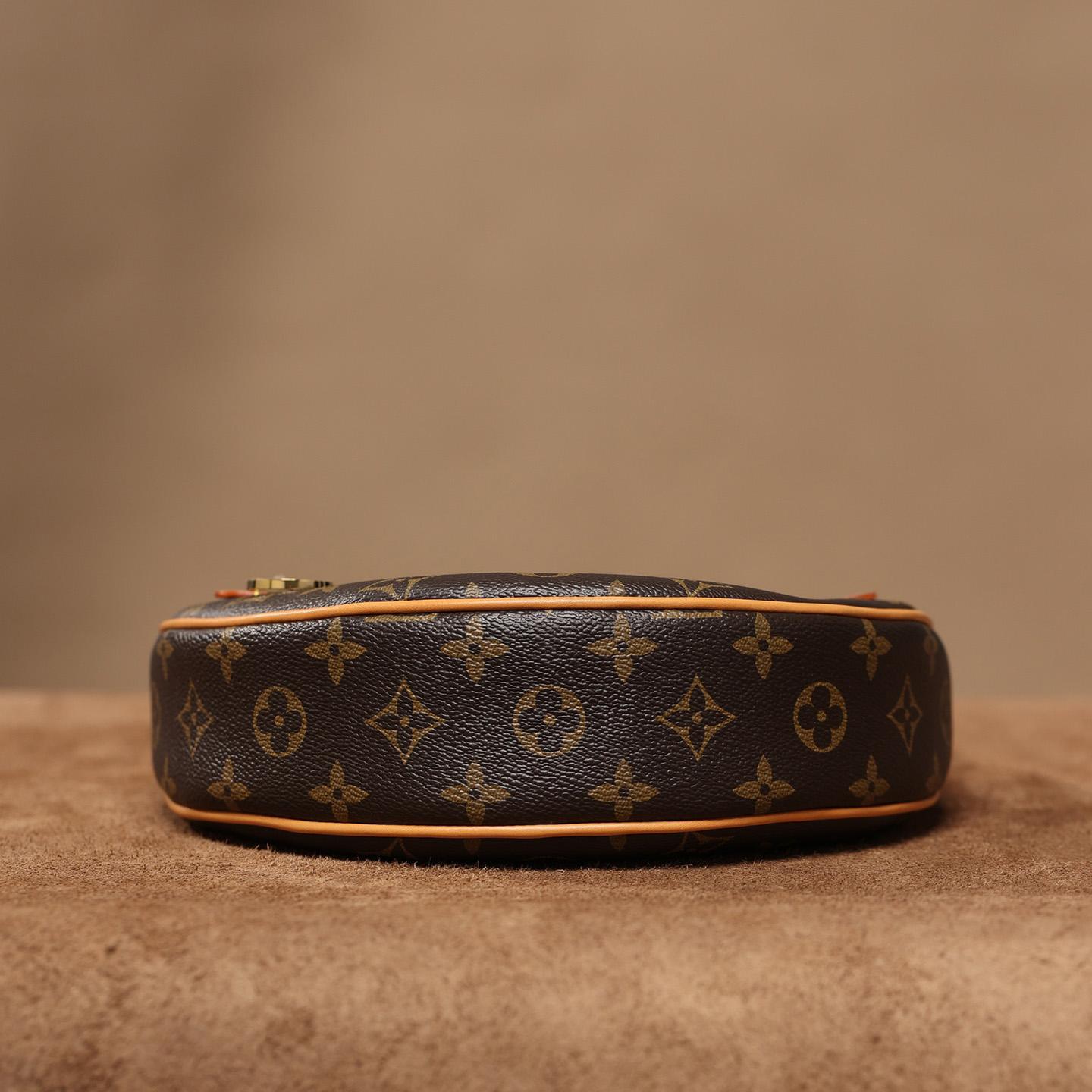 Louis Vuitton Loop  (23-13-6cm) M81098 - EUR FASHION