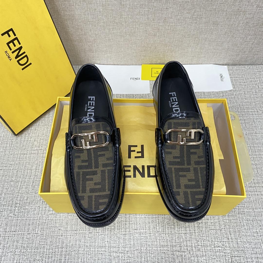 Fendi O-Lock Loafers - EUR FASHION