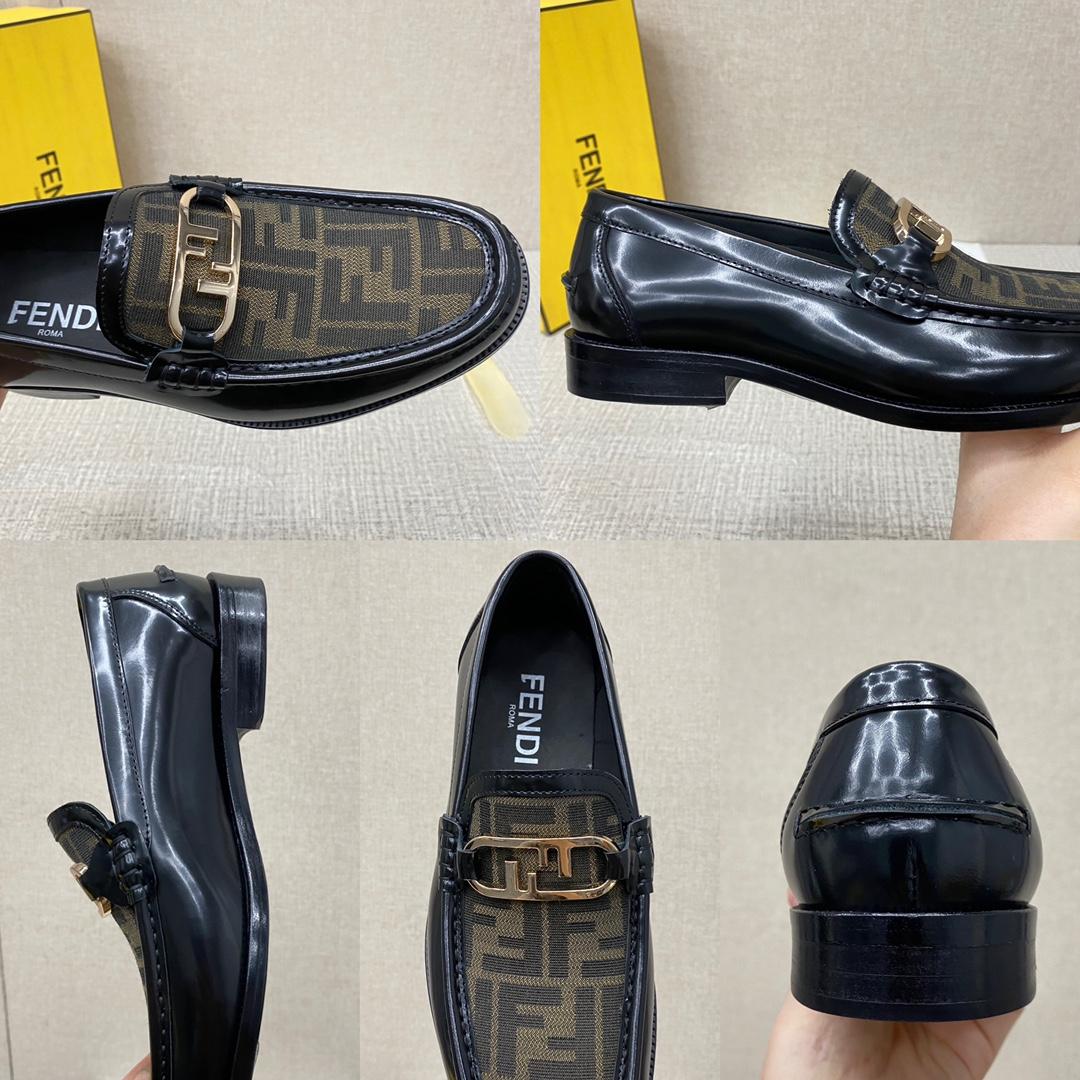 Fendi O-Lock Loafers - EUR FASHION