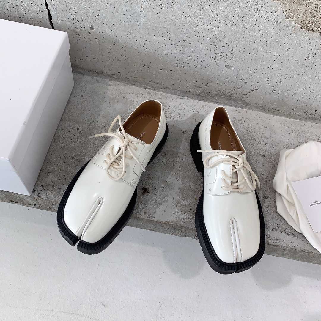 Maison Margiela Tabi Lace-Ups Loafers - EUR FASHION