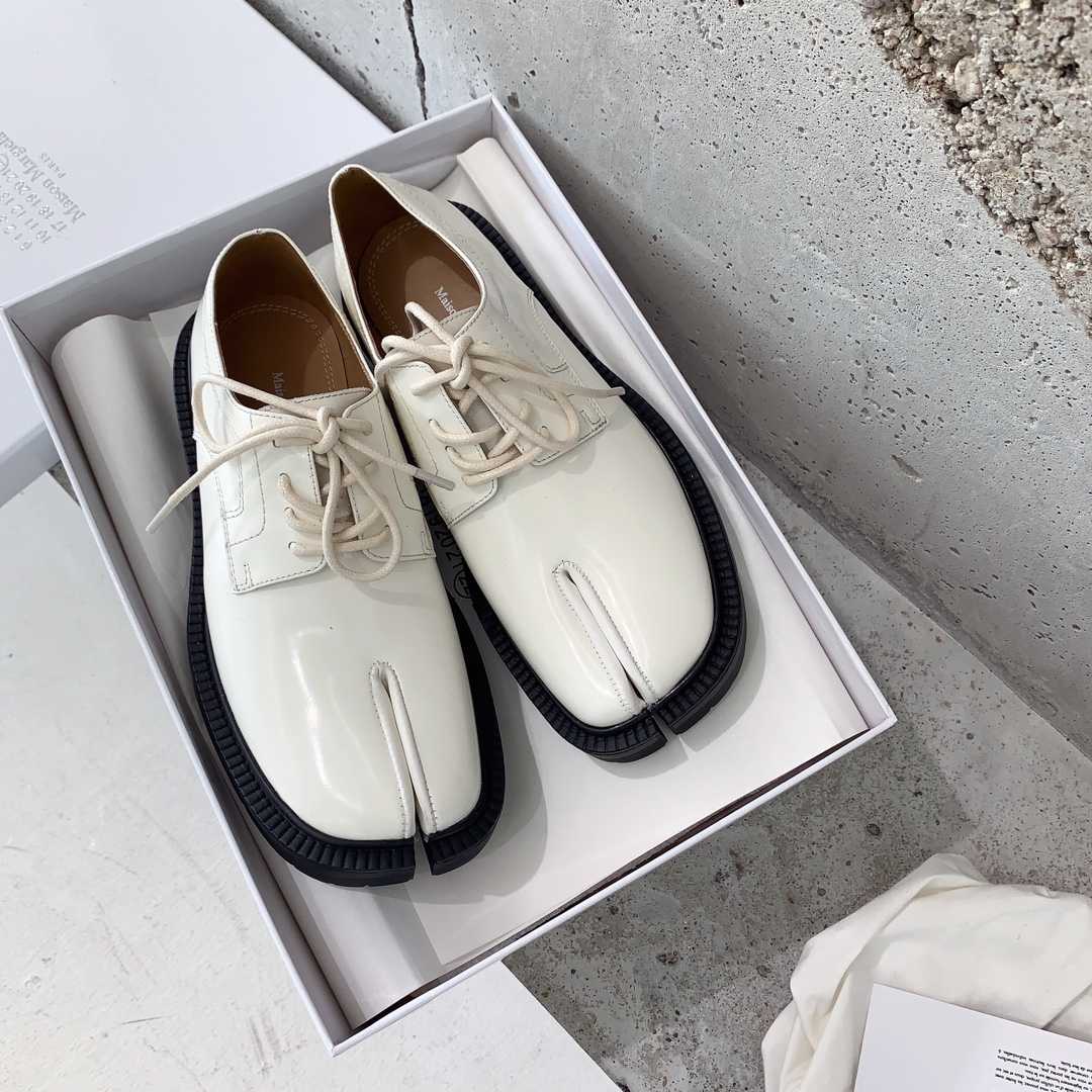 Maison Margiela Tabi Lace-Ups Loafers - EUR FASHION