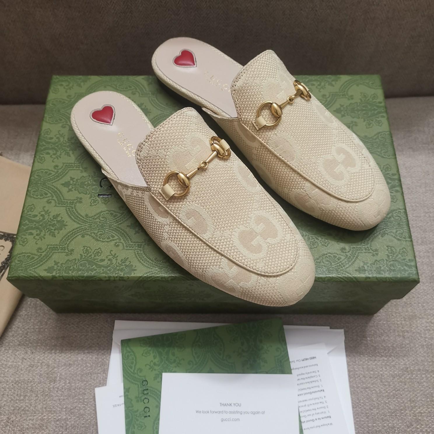 Gucci Women's Jumbo GG Princetown Slipper - EUR FASHION