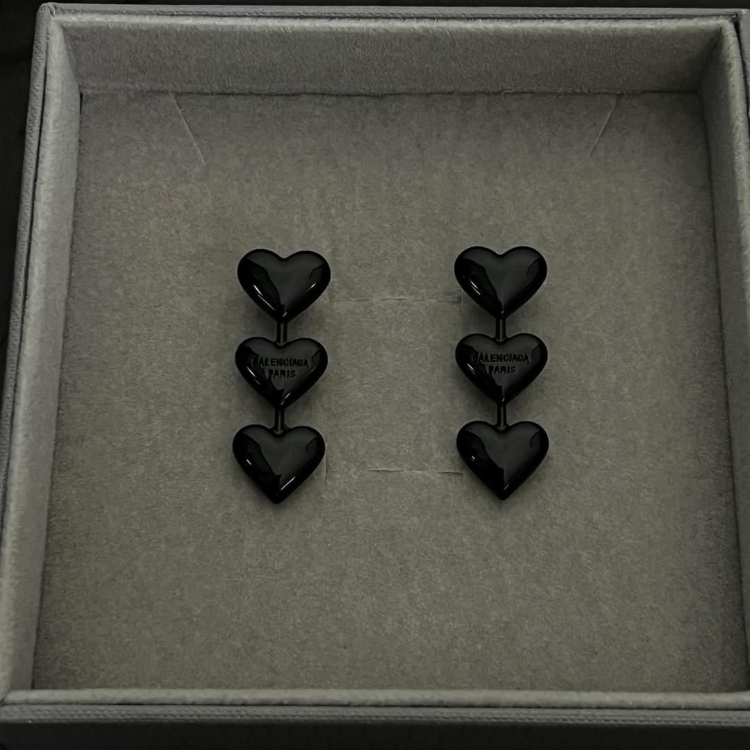 Balenciaga Women's Heart Earrings In Black - EUR FASHION