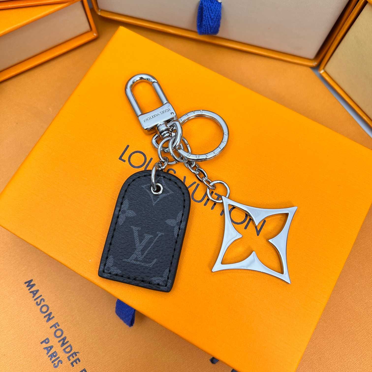 Louis Vuitton LV For You And Me Bag Charm & Key Holder   M00834 - EUR FASHION