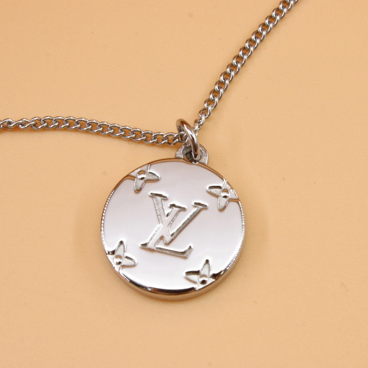 Louis Vuitton Monogram Charms Necklace    M62485 - EUR FASHION