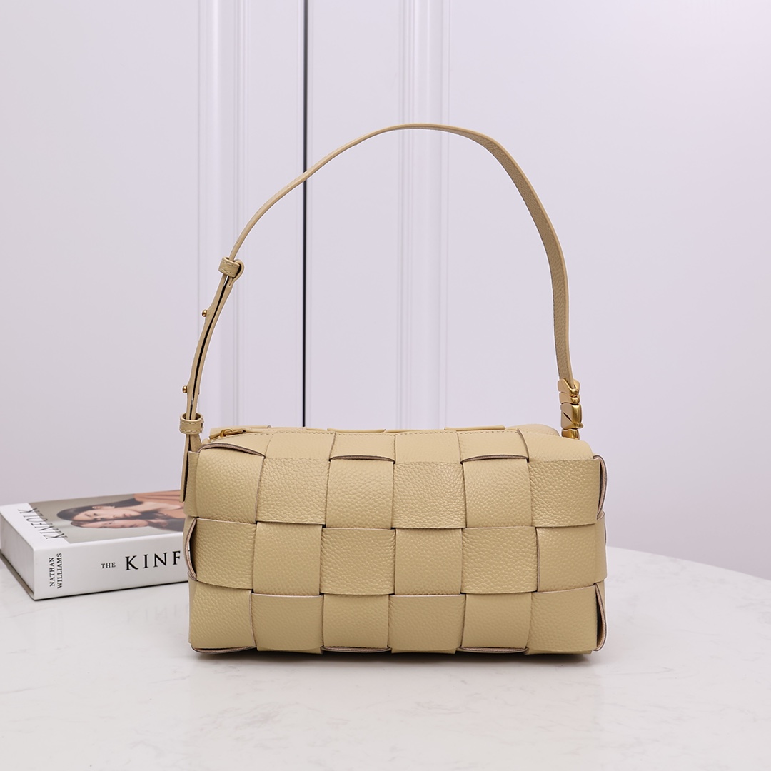 Bottega Veneta Brick Cassette - EUR FASHION