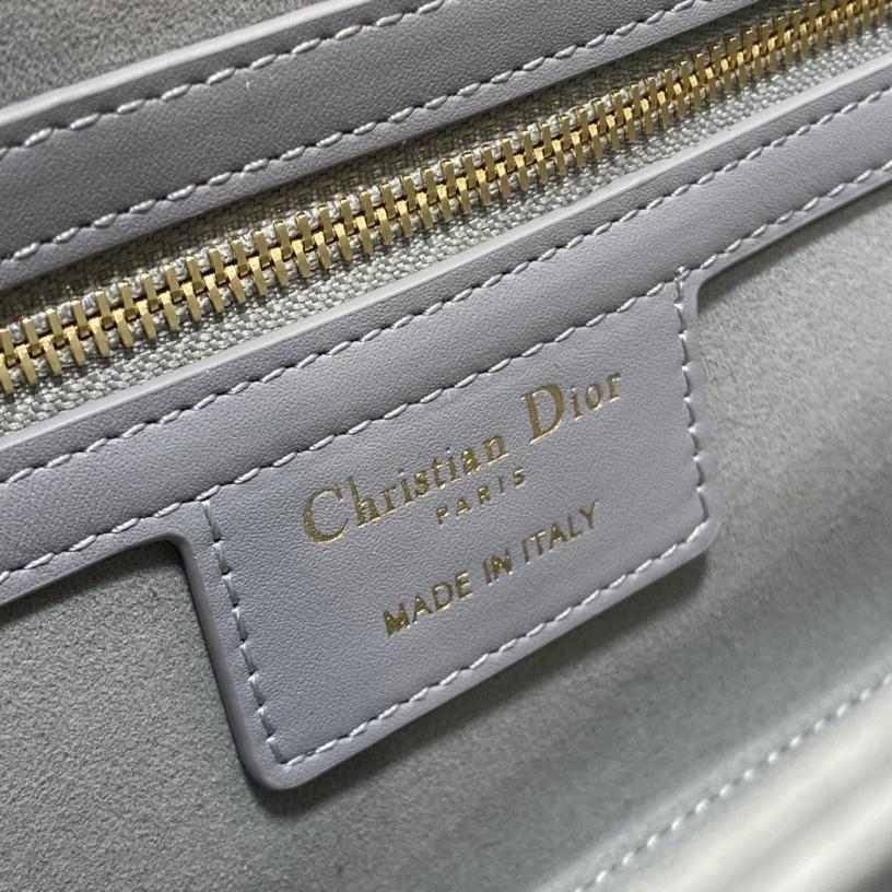 Dior 30 Montaigne Avenue Bag - EUR FASHION