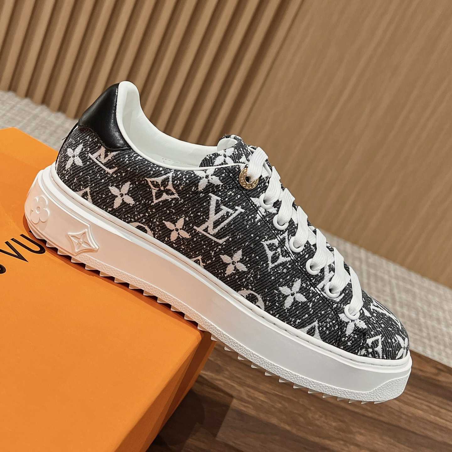 Louis Vuitton Time Out Sneaker (upon uk size)    1AAW2M - EUR FASHION