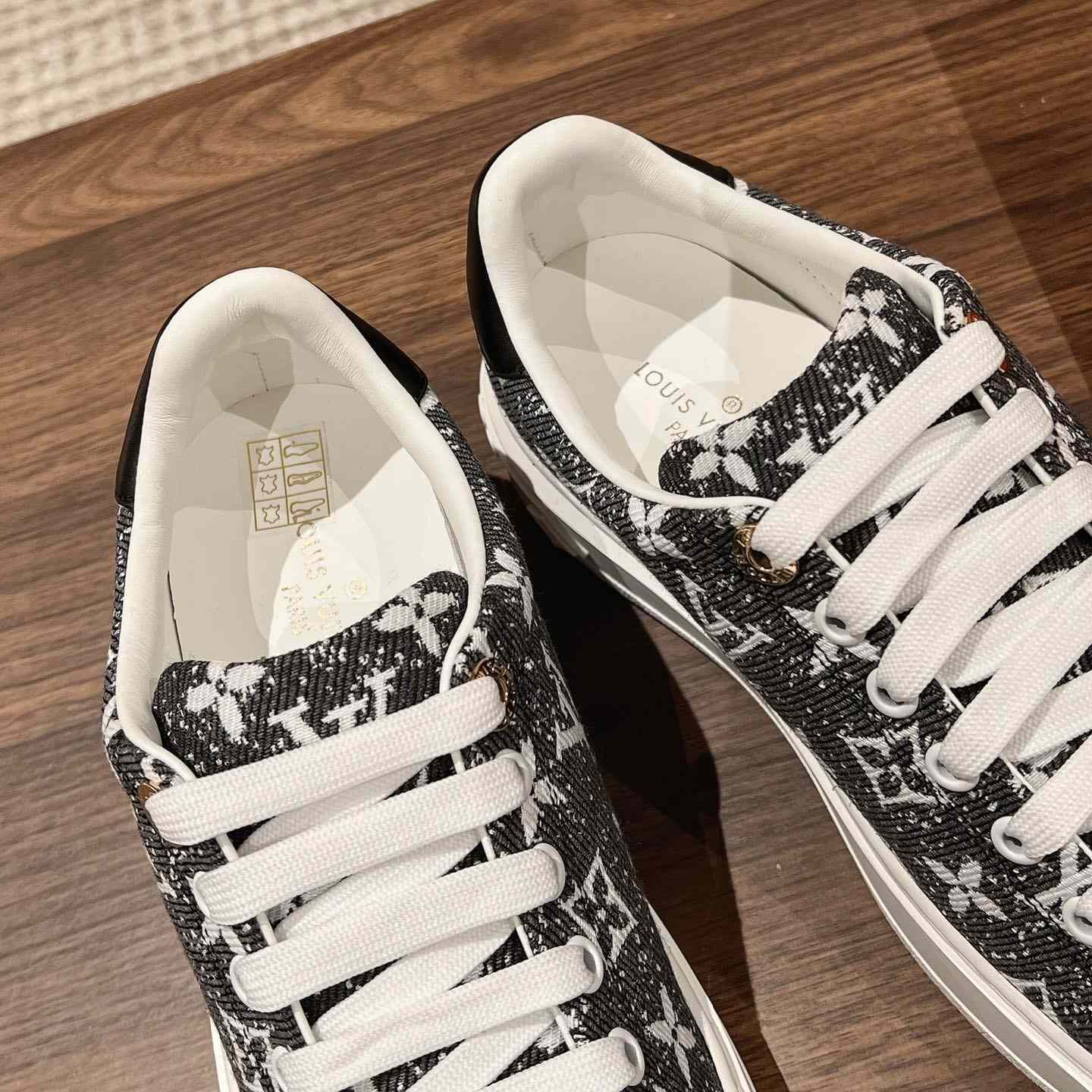 Louis Vuitton Time Out Sneaker (upon uk size)    1AAW2M - EUR FASHION