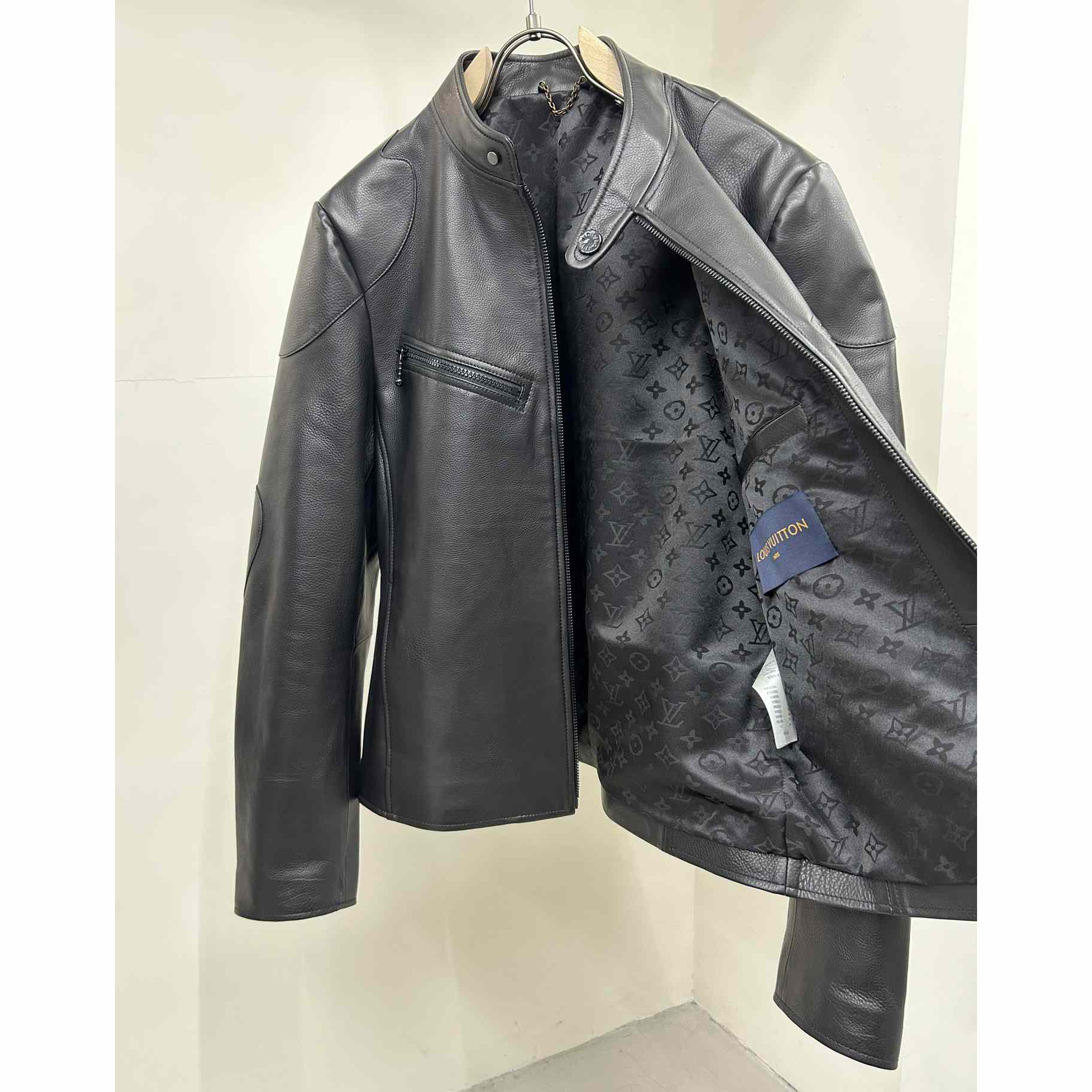 Louis Vuitton Original Leather Biker      1A8I30 - EUR FASHION