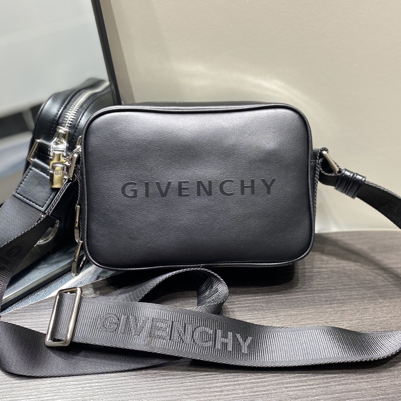 Givenchy Black Camera Messenger Bag (20x14x6cm) - EUR FASHION