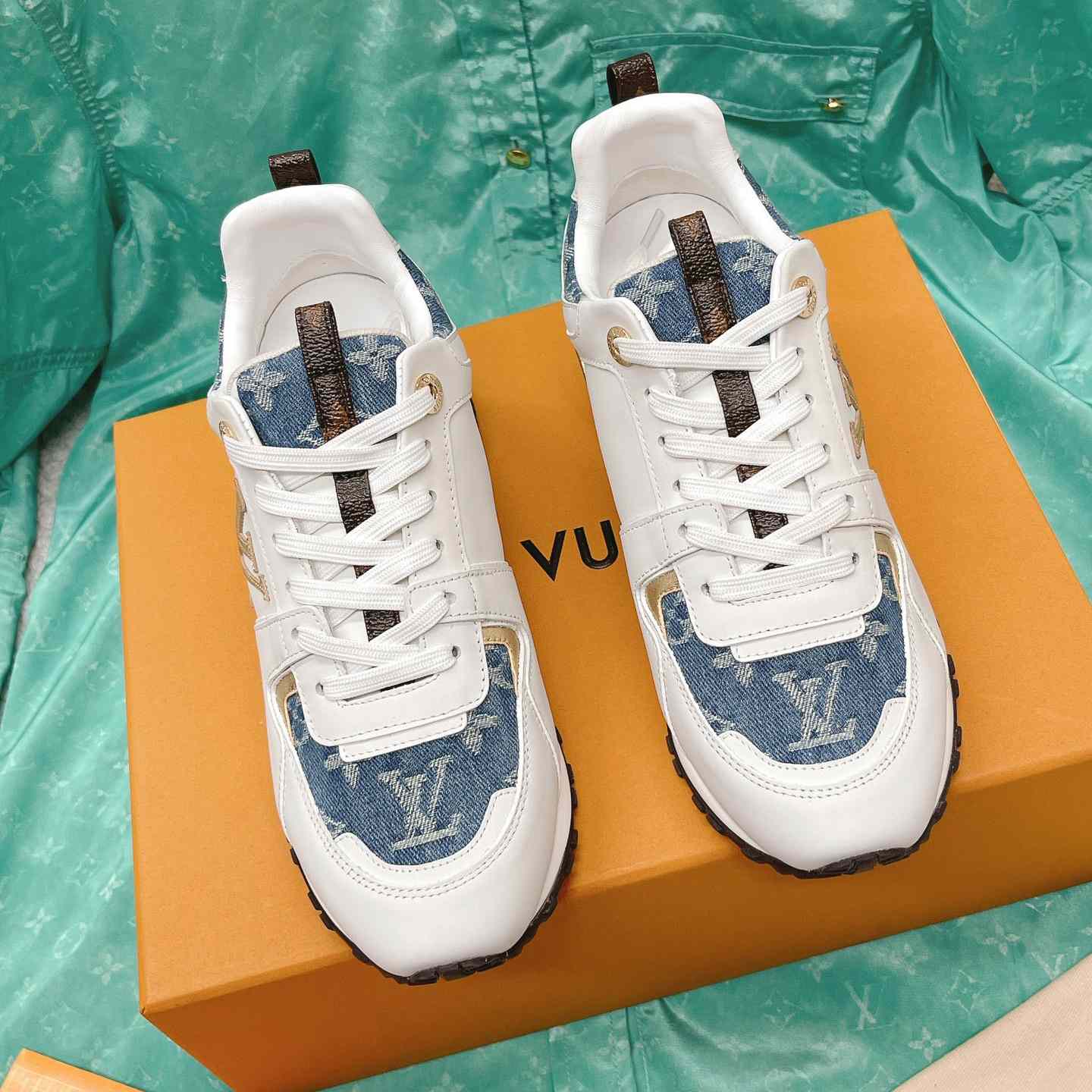 Louis Vuitton Run Away Sneaker   (upon uk size)   - EUR FASHION