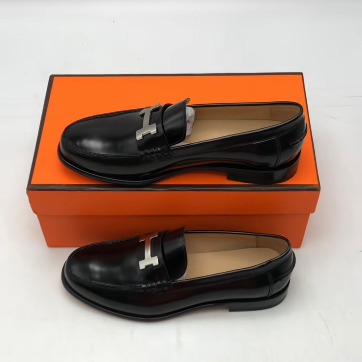 Hermes Loafers In Black - EUR FASHION